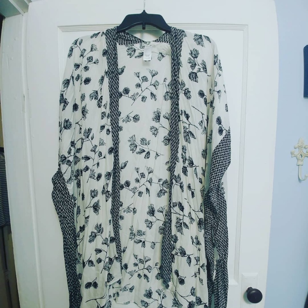 Black & White Floral Kimono
